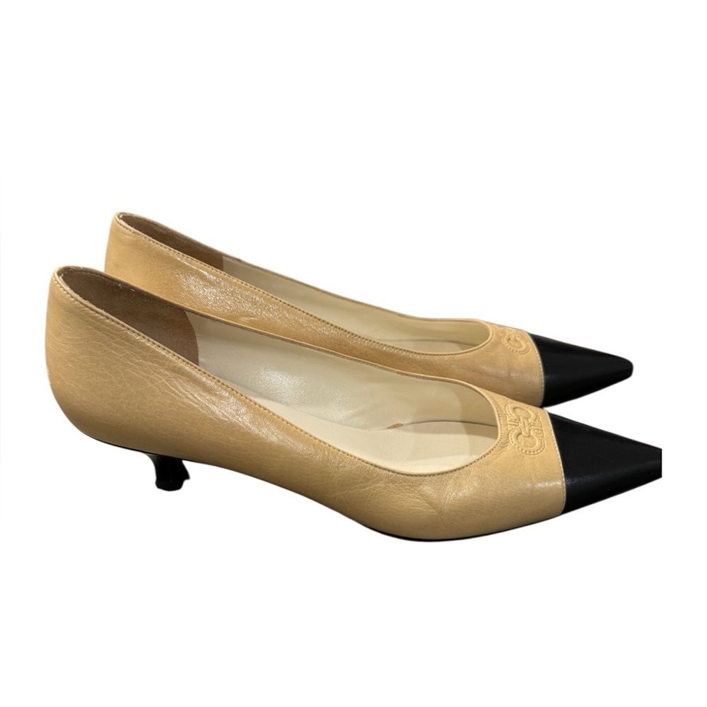 Salvatore Ferragamo Beige and Black Pointed Toe Heels - Picture 4 of 12